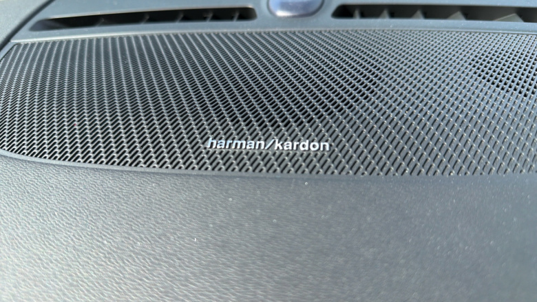 Volvo XC40 2.0 B4P Ultra Dark 5dr Auto Petrol Estate